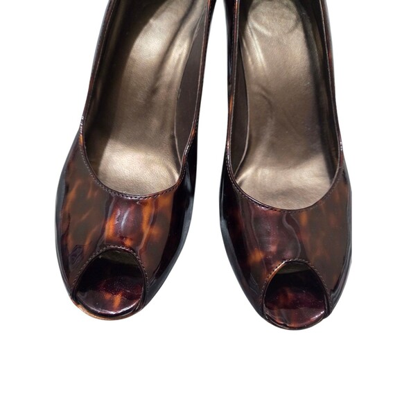 Stuart Weitzman Brown Tortoise Patent Leather Peep Toe Pump Heels 7M S.2 - Picture 9 of 14